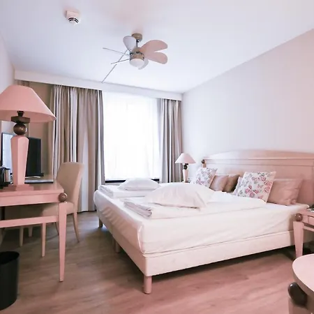 Logis Saint-nicolas & فندق ريميش