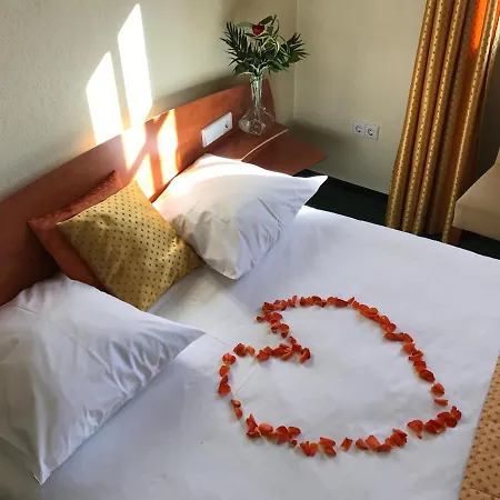 فندق Logis Saint-nicolas & ريميش